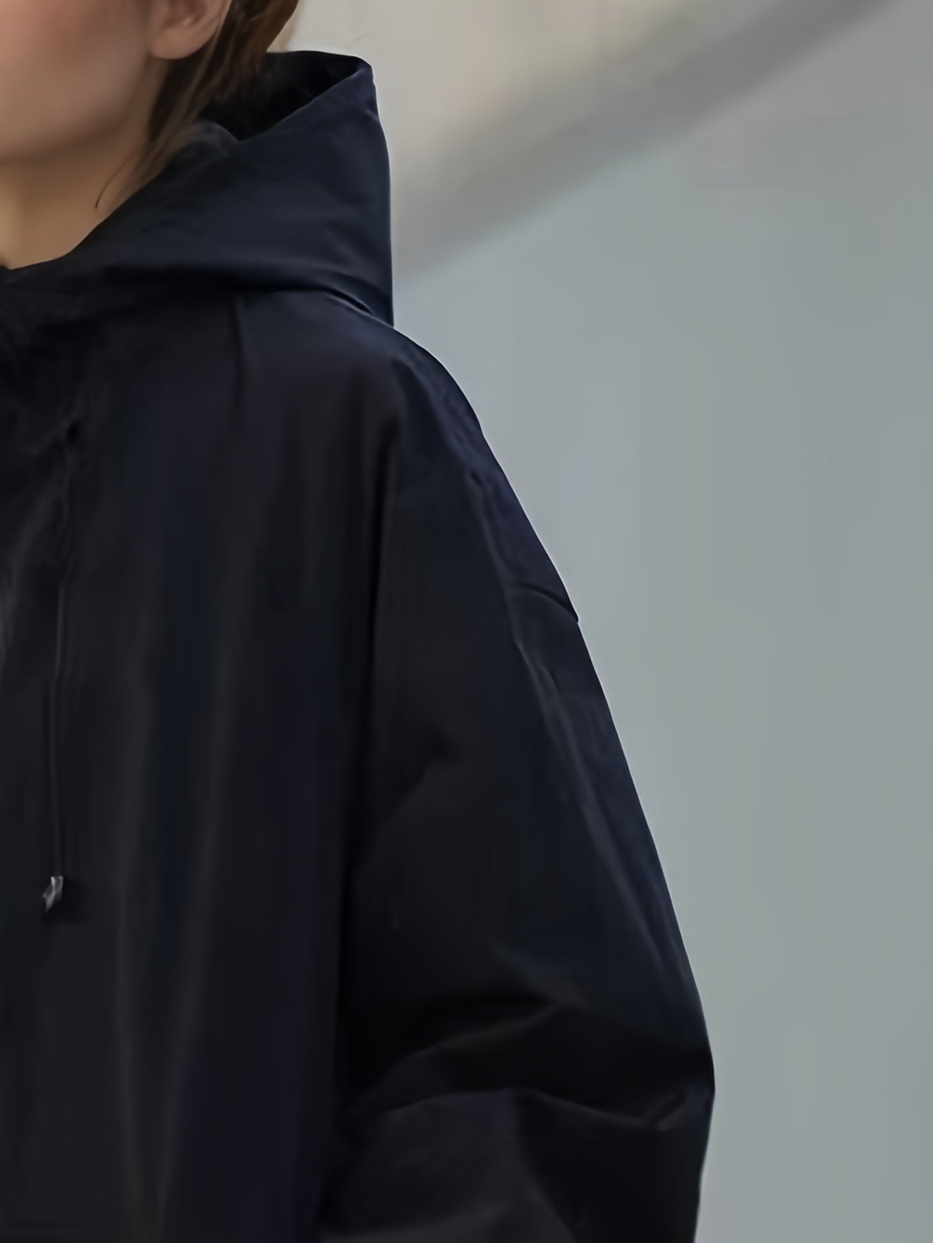 Women's Lightweight Hooded Jacket - Spring\u002FFall Outdoor Windbreaker Coat with Full-Zip & Button Closure