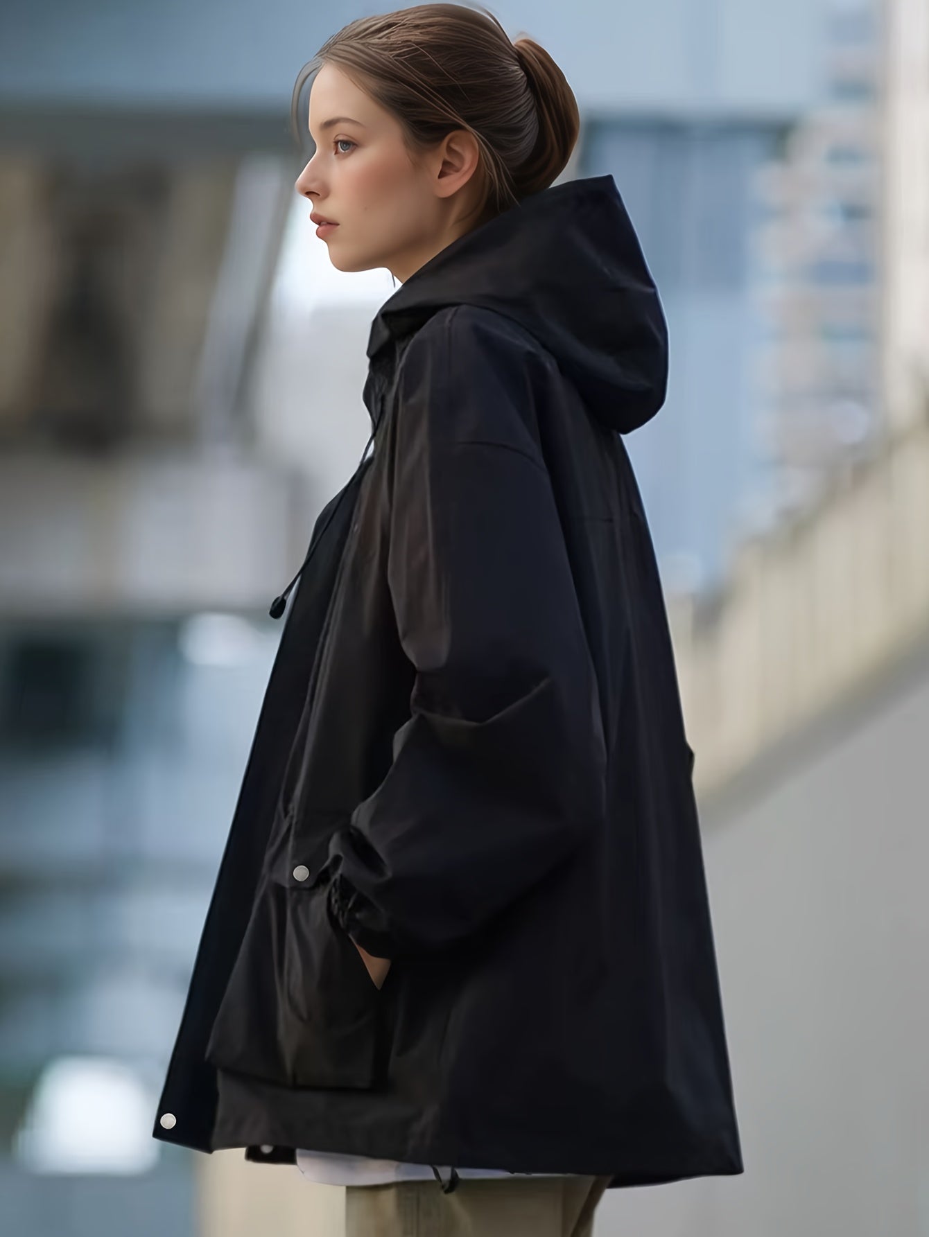 Women's Lightweight Hooded Jacket - Spring\u002FFall Outdoor Windbreaker Coat with Full-Zip & Button Closure