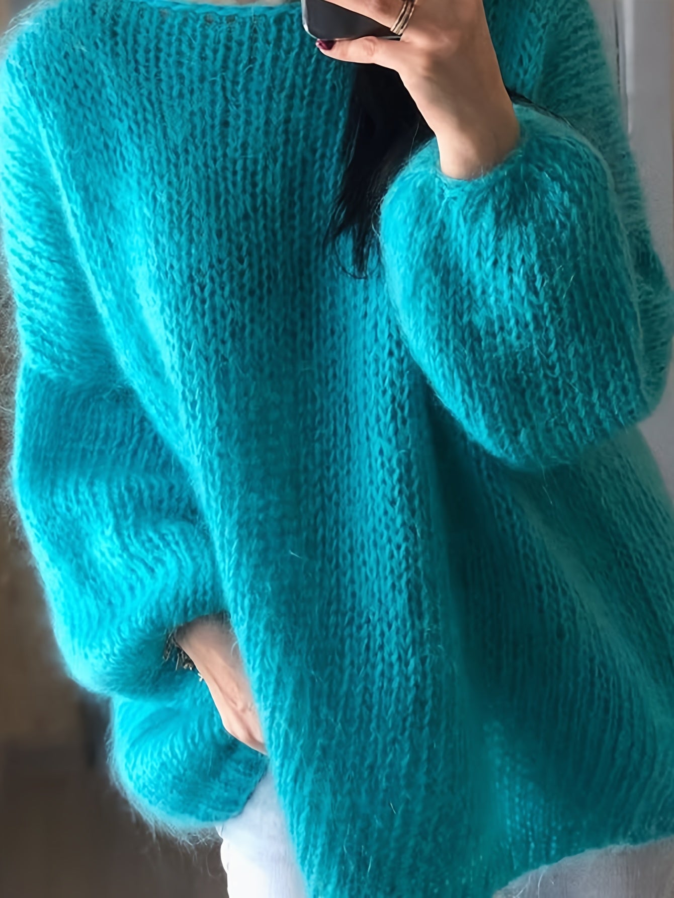 A new autumn\u002Fwinter 2025 Women's casual and chic boat-neck solid-color long-sleeved pullover