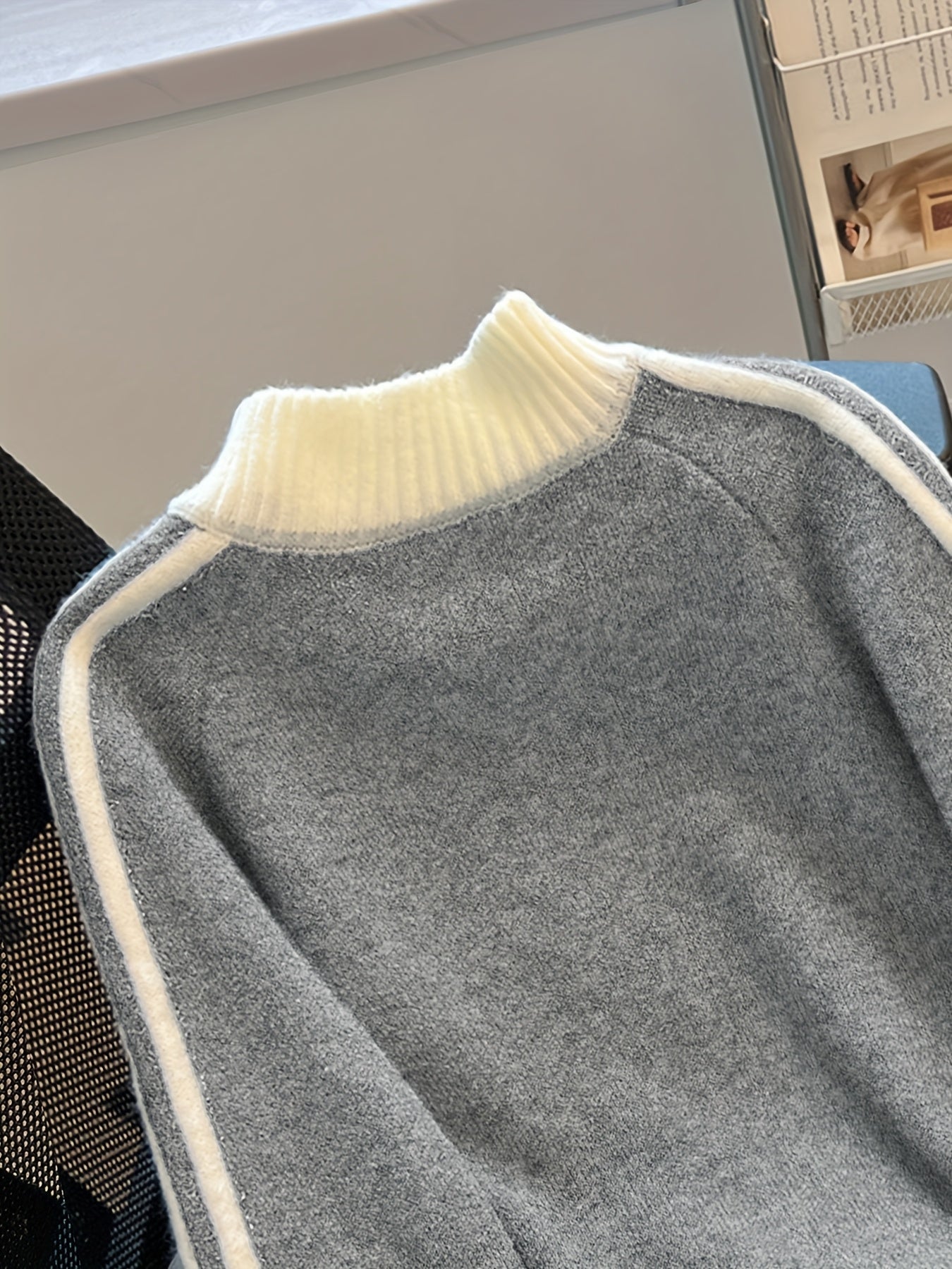 ELEGANTSUT 's Retro Grey & White Half-Zip Sweater Jacket - Full-Zip Back Closure, Collar, Black Stripe Trim